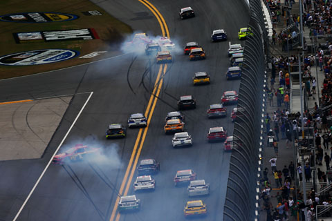 cars-kevin-harvick-crash-daytona-500-2013-nascar